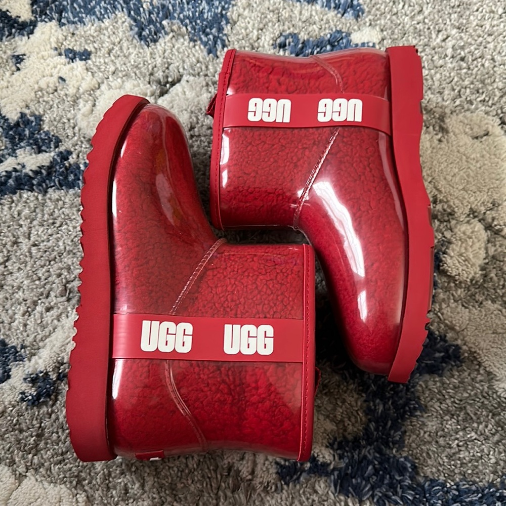 Ugg Mini Red Clear Boot Size 6 Youth